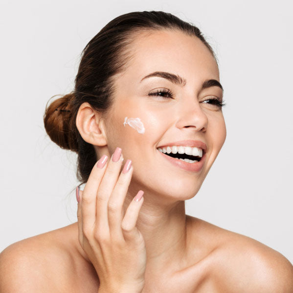 Retinol Cream: The Anti-Aging Product Everyone Swears By