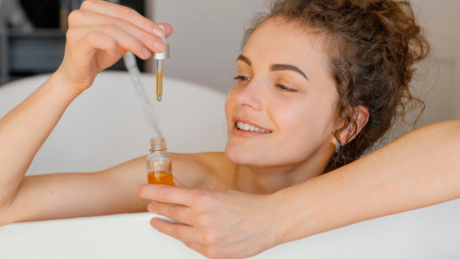 Unveiling The Whitening And Healing Powers Of Turmeric In Skincare