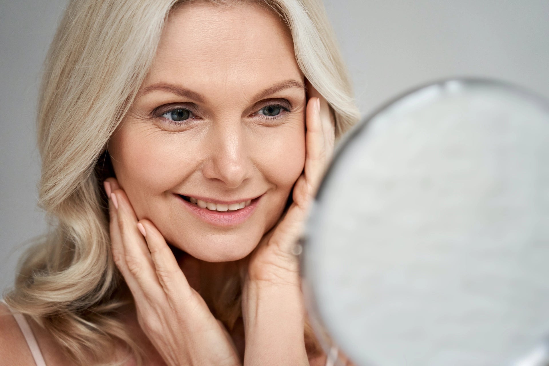 Unlock the Secrets to Anti-Aging with Top-Quality Facial Serums