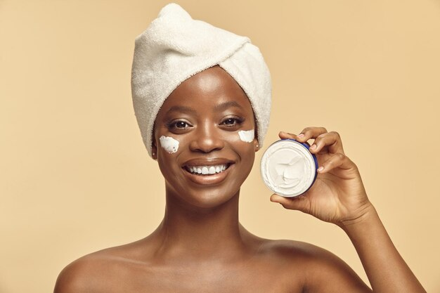 Effective Skin Creams For Safely Lightening Dark Skin