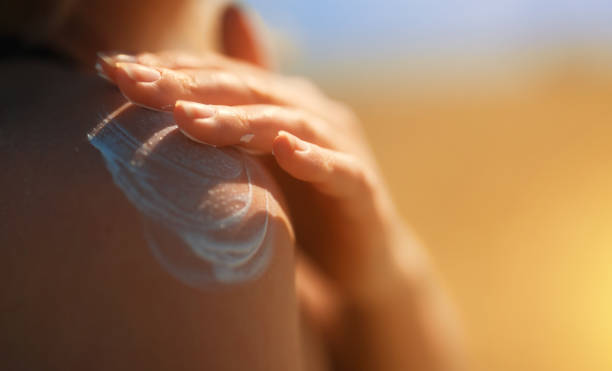 A Detailed Comparison: What Distinguishes Sunscreen from Sunblock?