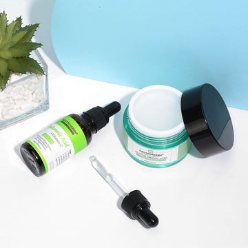 Continuously Hydrated With Hyaluronic Acid Set For Dull Skin