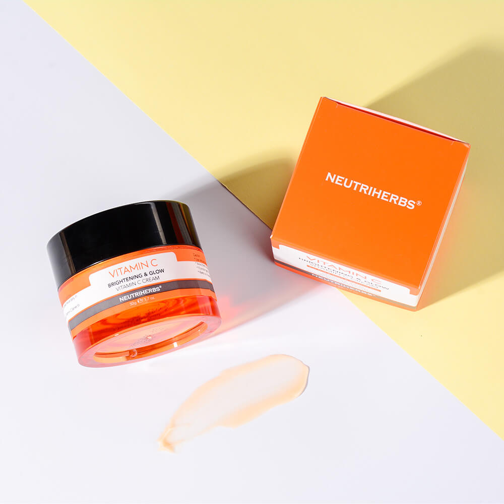 Neutriherbs Vitamin C Duo &amp; Derma Roller pour uniformiser la couleur de la peau